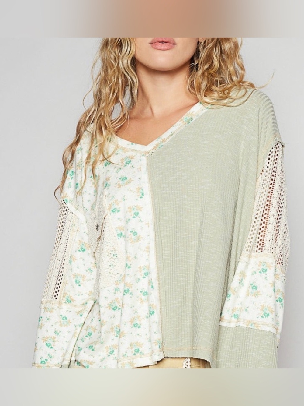 NEW POL Mixed-Pattern V-Neck Blouse in Sage and Cream Floral